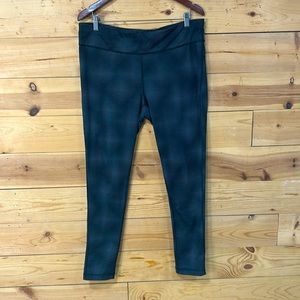 EUC black geometric Xersion brand cropped leggings running tights yoga pants XL